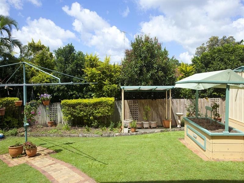 51 Valentia Street, Mansfield QLD 4122