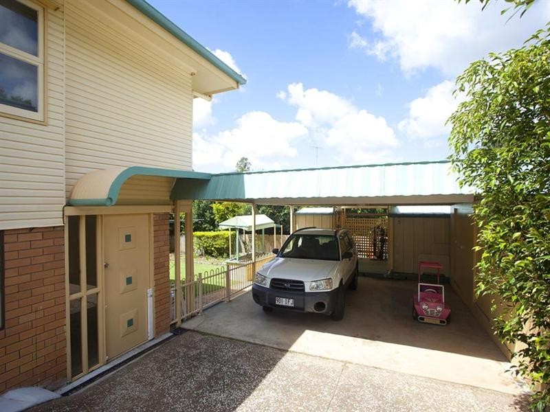 51 Valentia Street, Mansfield QLD 4122