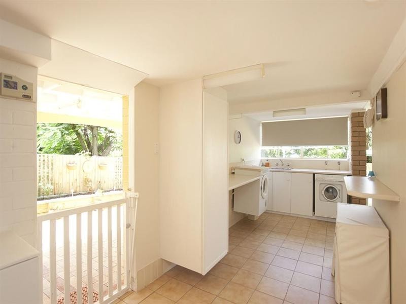 51 Valentia Street, Mansfield QLD 4122