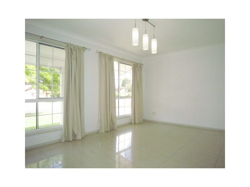 2 Malinya Place, Wishart QLD 4122