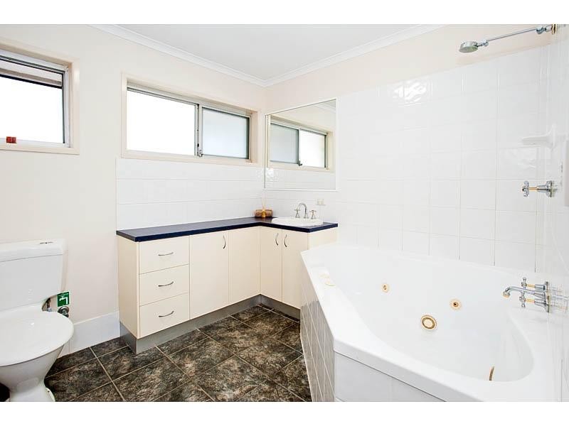 3 Greenidge Street, Wishart QLD 4122