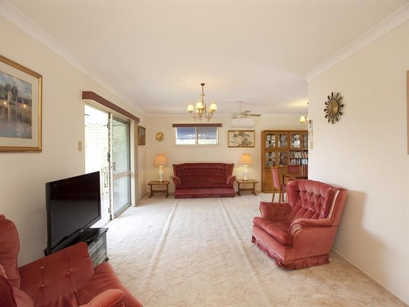 33 Gaillardia Street, Macgregor QLD 4109