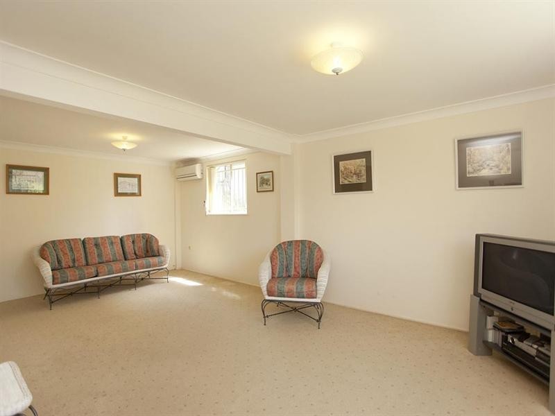 33 Gaillardia Street, Macgregor QLD 4109