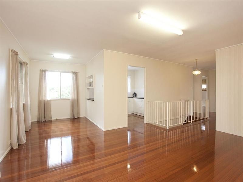 9 Effra Street, Wishart QLD 4122