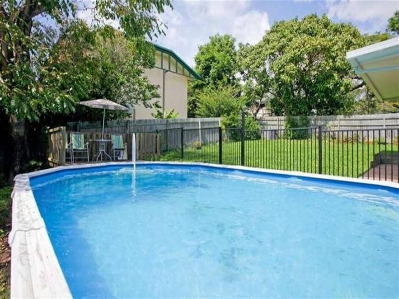 102 Marshall Road, Holland Park West QLD 4121