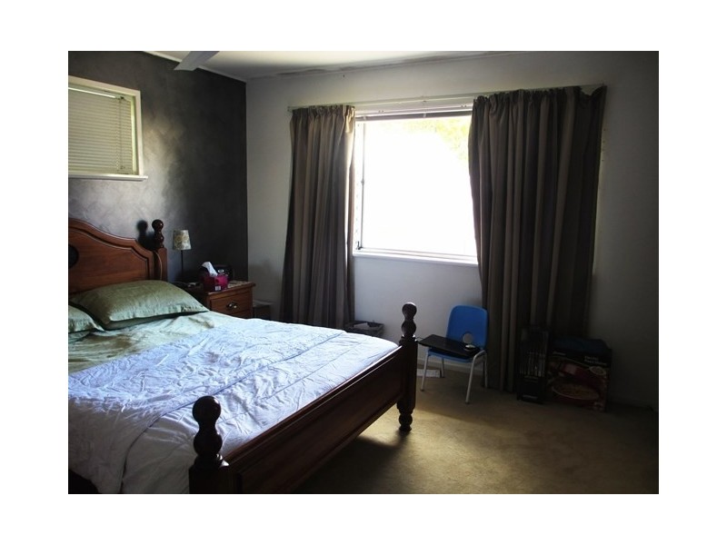 12 Laver Street, Macgregor QLD 4109