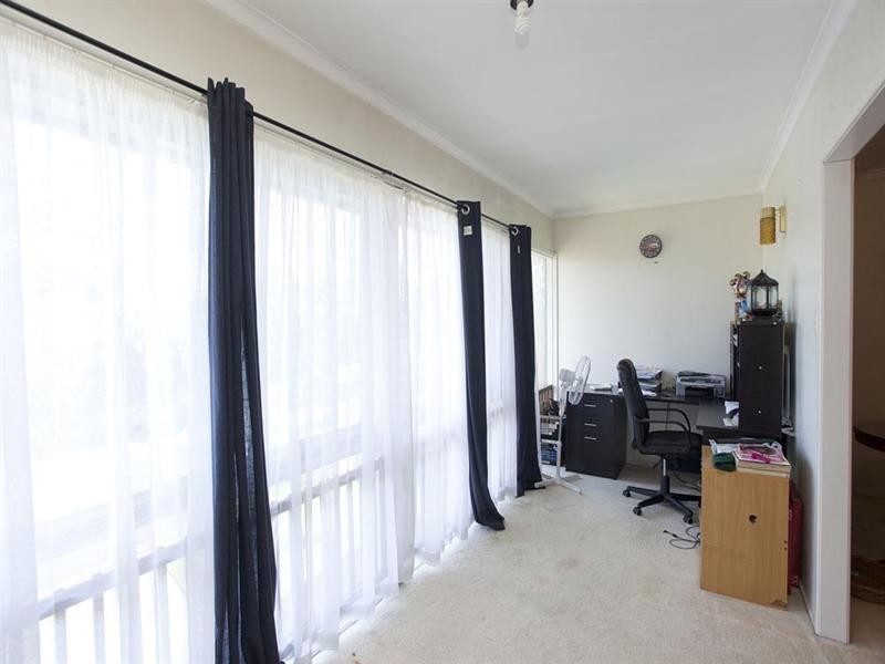 4 Morialta Street, Mansfield QLD 4122