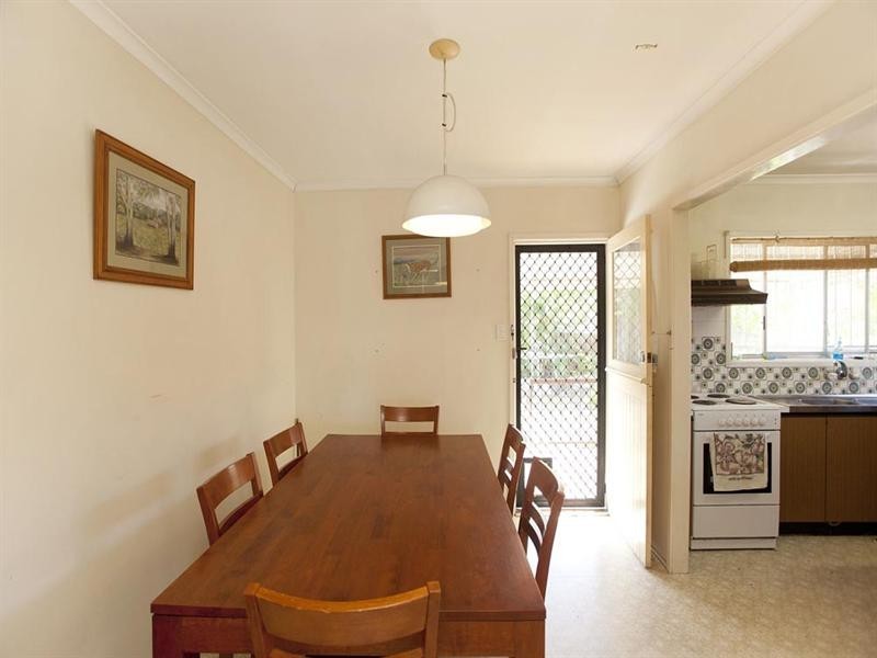 4 Morialta Street, Mansfield QLD 4122