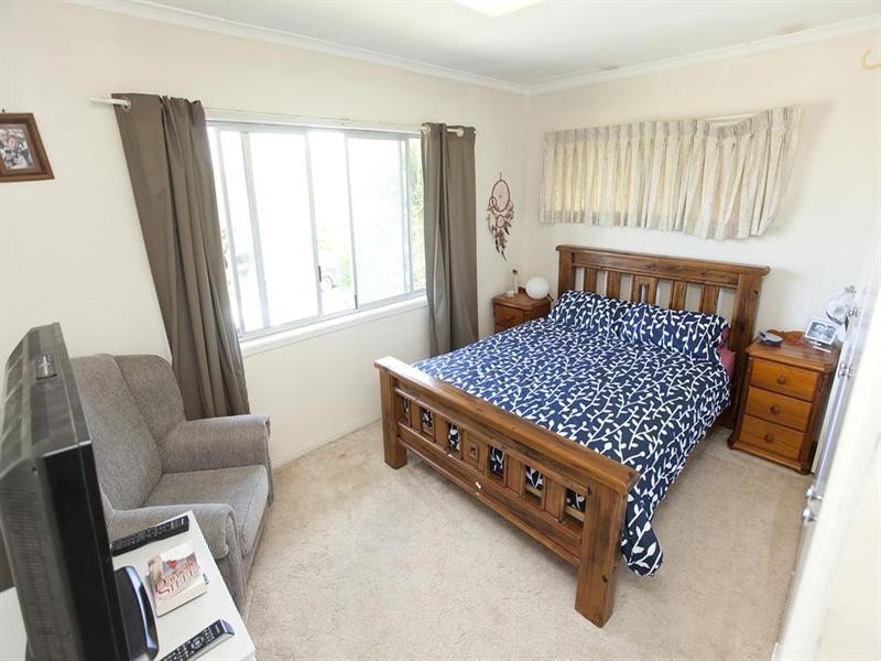 4 Morialta Street, Mansfield QLD 4122