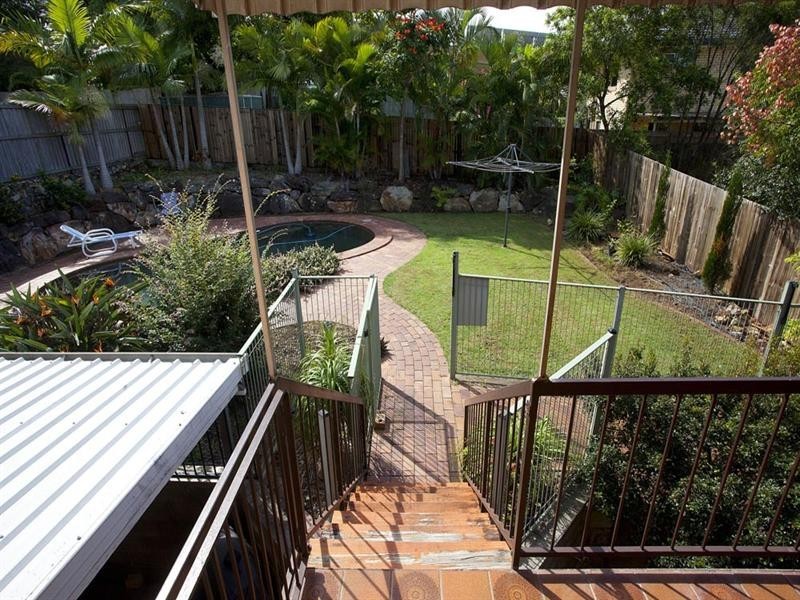4 Morialta Street, Mansfield QLD 4122