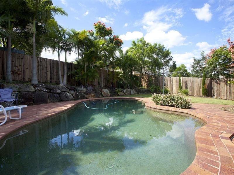 4 Morialta Street, Mansfield QLD 4122