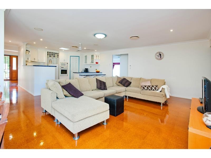 2 Lonsdale Place, Wishart QLD 4122