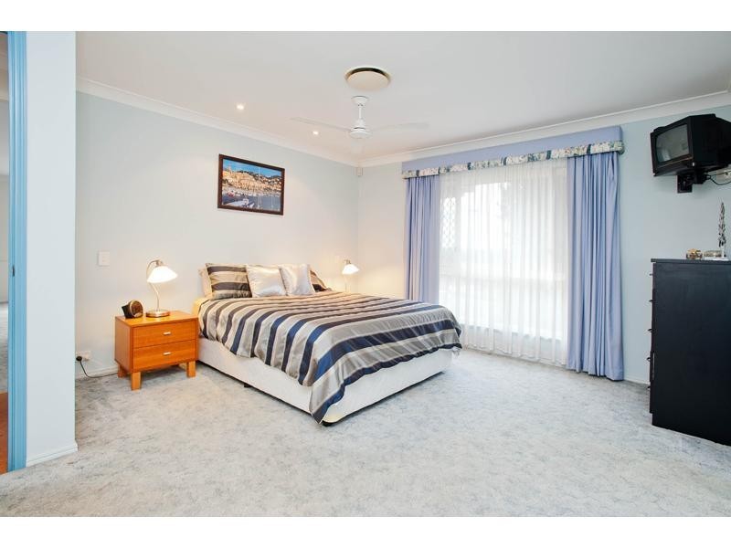 2 Lonsdale Place, Wishart QLD 4122