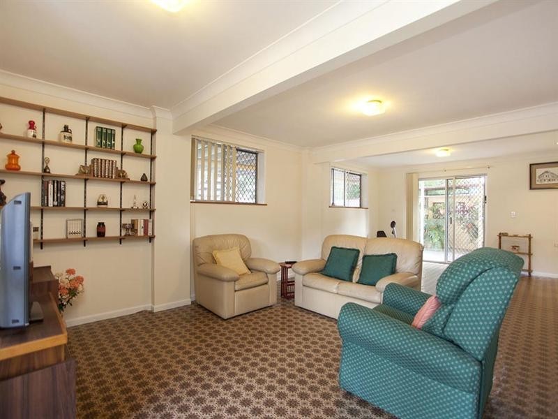 2 Colombo Street, Wishart QLD 4122