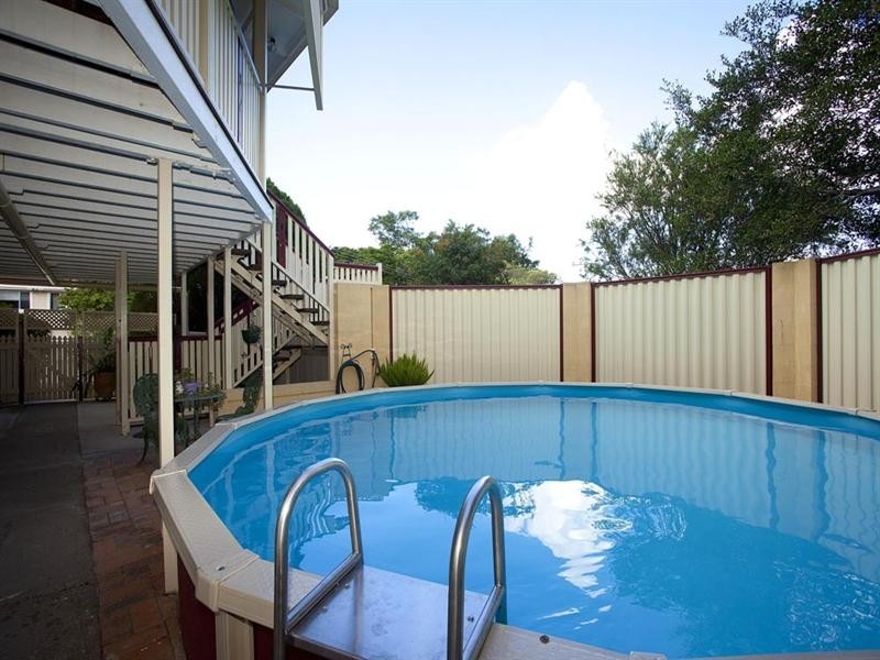 2 Colombo Street, Wishart QLD 4122