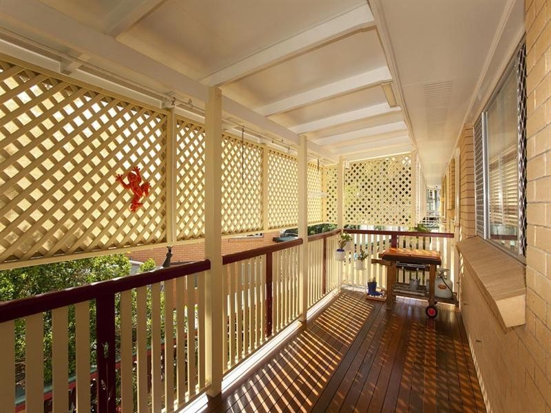 2 Colombo Street, Wishart QLD 4122