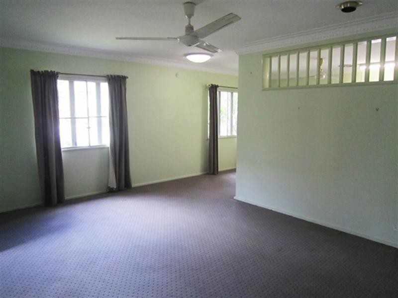 11 Poulton Street, Upper Mount Gravatt QLD 4122