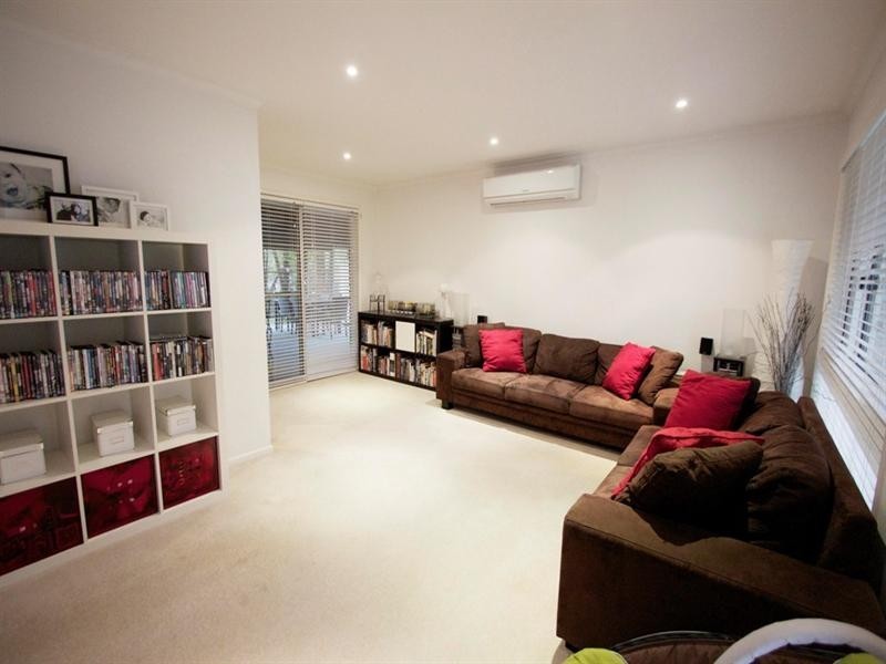 4 Banika Street, Mansfield QLD 4122