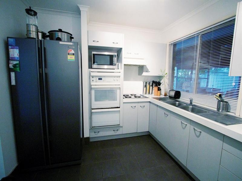 4 Banika Street, Mansfield QLD 4122