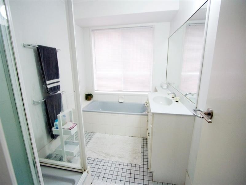 4 Banika Street, Mansfield QLD 4122