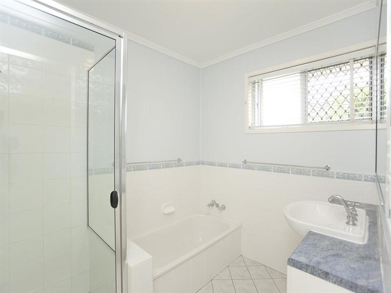 28 Fernshaw Street, Macgregor QLD 4109
