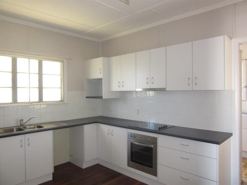 84 Broadwater Road, Mount Gravatt East QLD 4122