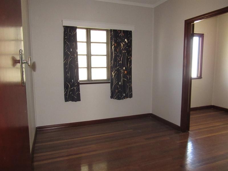 84 Broadwater Road, Mount Gravatt East QLD 4122