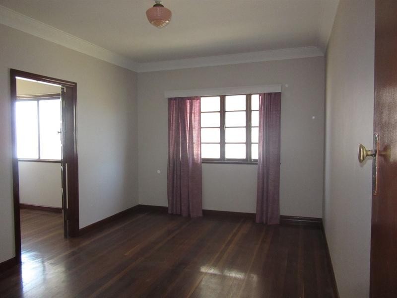 84 Broadwater Road, Mount Gravatt East QLD 4122