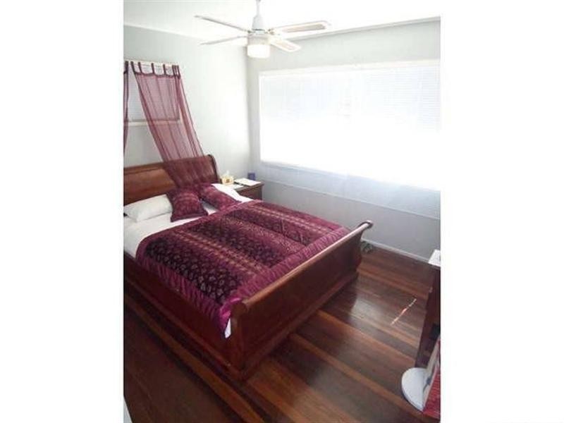 13 Liverpool Street, Eight Mile Plains QLD 4113