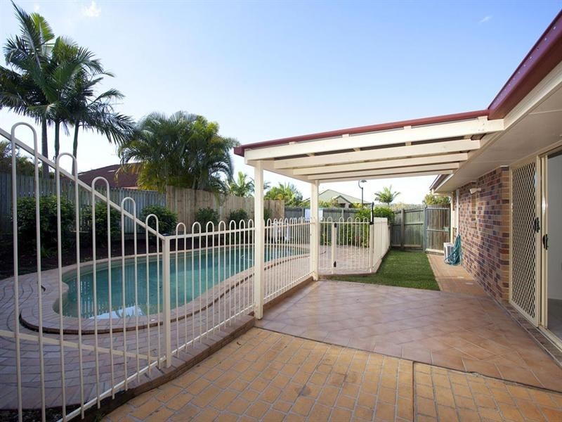 6 Cedarbird Court, Wishart QLD 4122