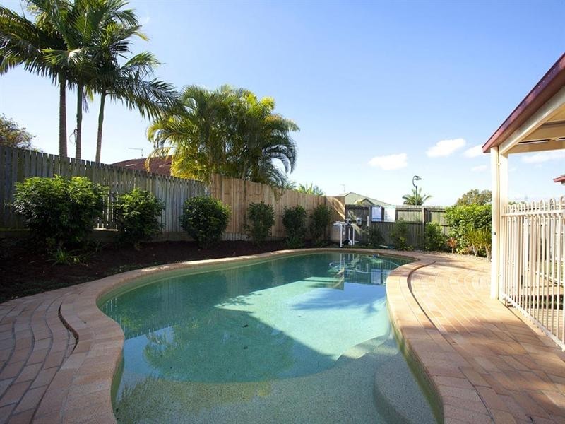 6 Cedarbird Court, Wishart QLD 4122