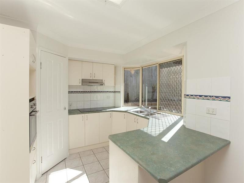 6 Cedarbird Court, Wishart QLD 4122