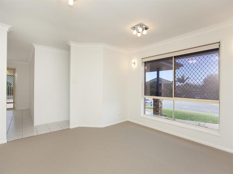 6 Cedarbird Court, Wishart QLD 4122