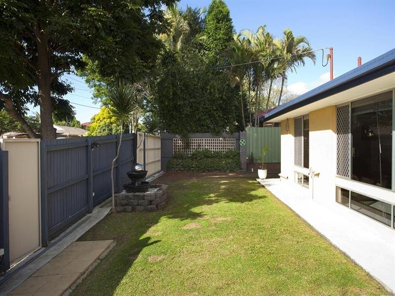 525 Broadwater Road, Mansfield QLD 4122