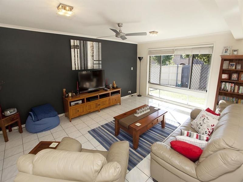 525 Broadwater Road, Mansfield QLD 4122