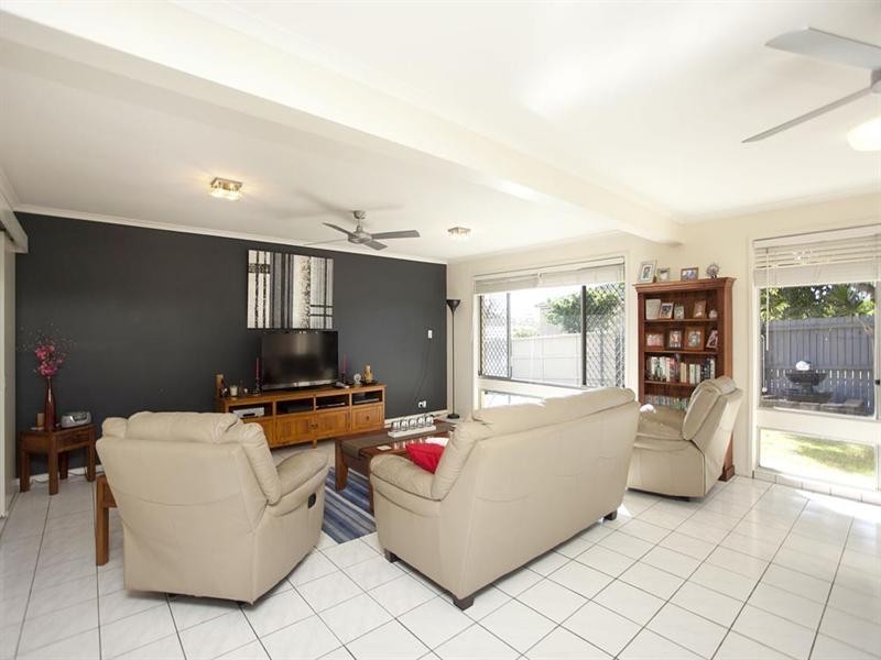 525 Broadwater Road, Mansfield QLD 4122