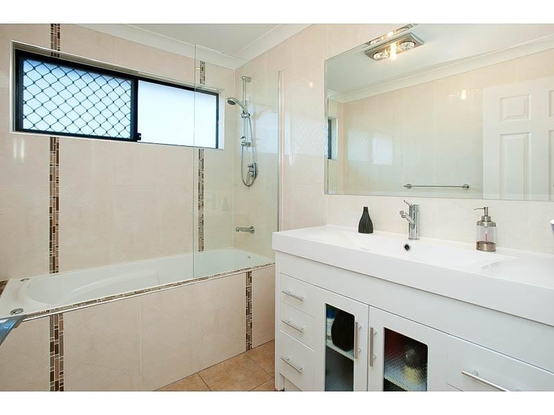 2 Elsie Close, Kuraby QLD 4112