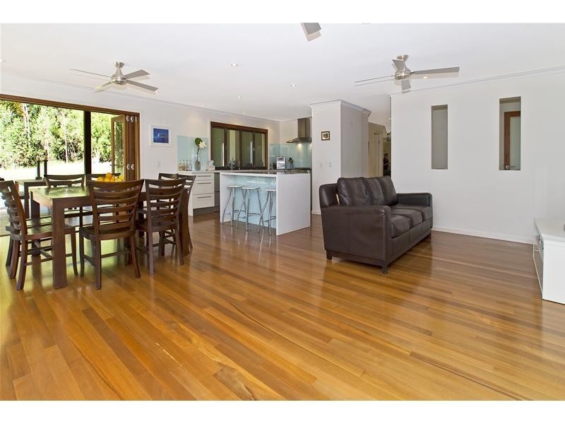 16 Tarawara Avenue, Tallai QLD 4213