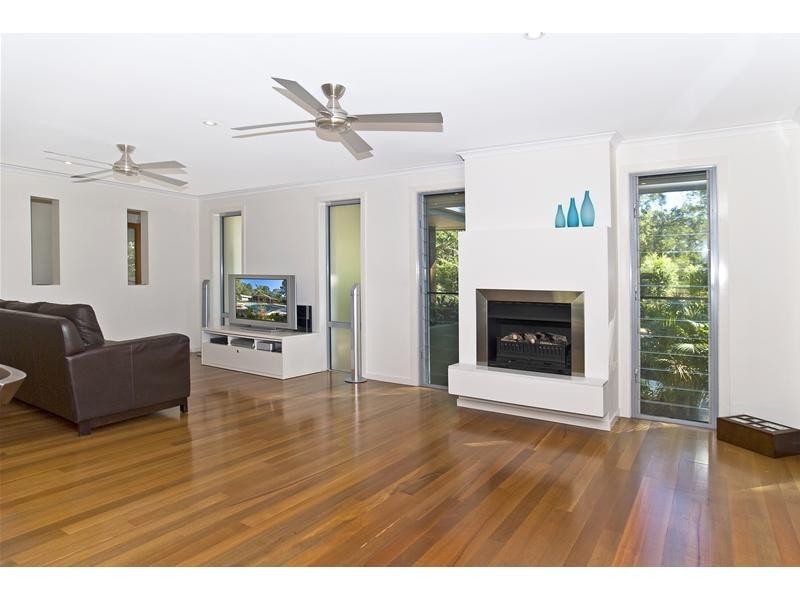 16 Tarawara Avenue, Tallai QLD 4213