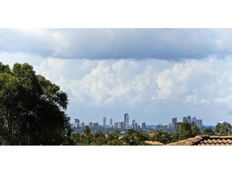 4 Jindabyne Court, Highland Park QLD 4211