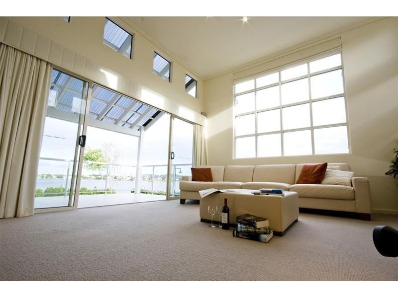 62 Watts Drive, Varsity Lakes QLD 4227