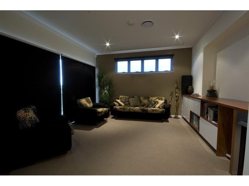 62 Watts Drive, Varsity Lakes QLD 4227