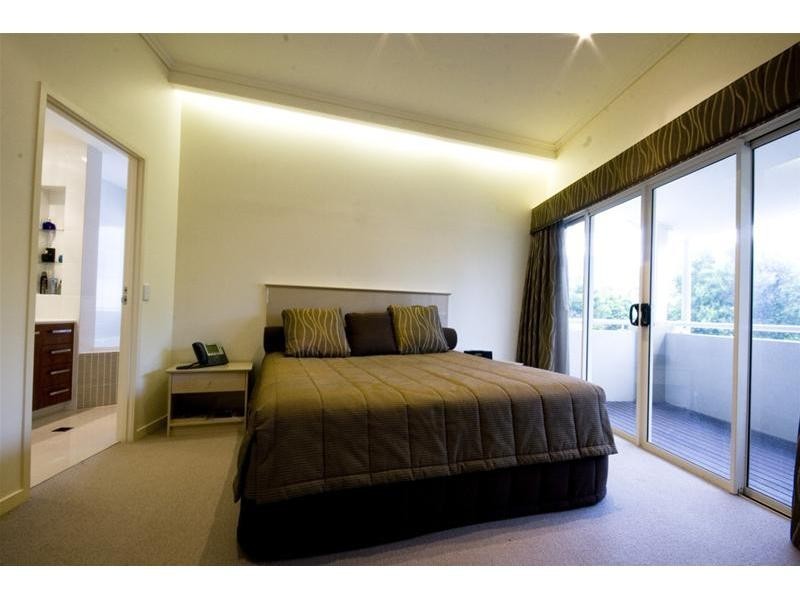 62 Watts Drive, Varsity Lakes QLD 4227