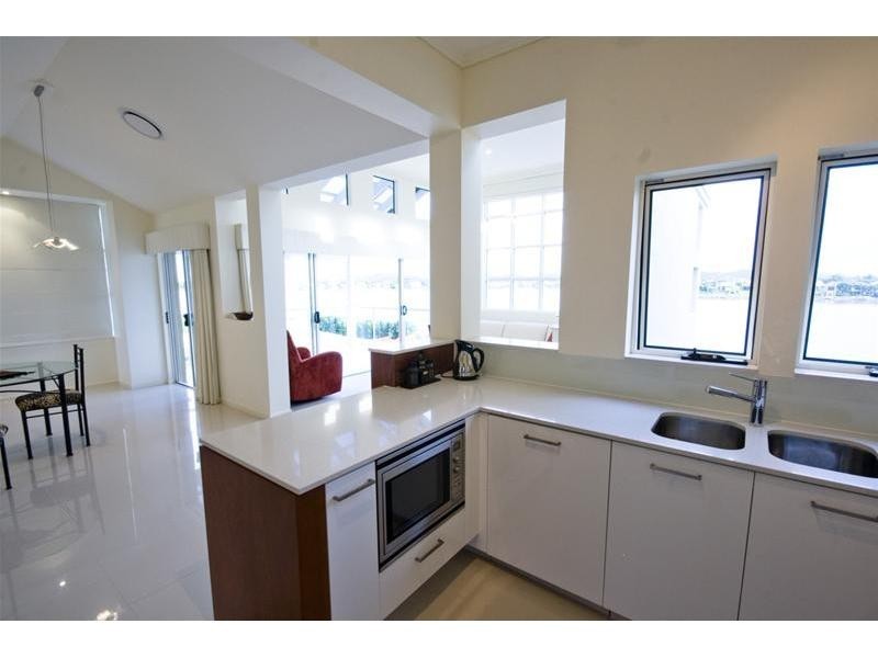 62 Watts Drive, Varsity Lakes QLD 4227