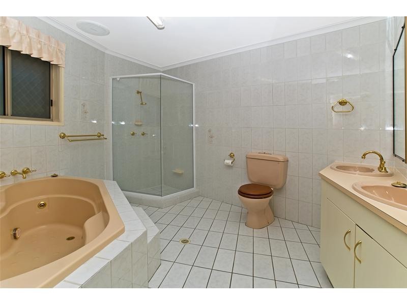 26 Vince Hinde Drive, Worongary QLD 4213