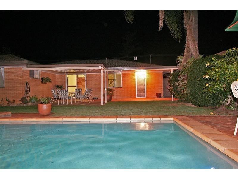 15 Bahloo Avenue, Palm Beach QLD 4221