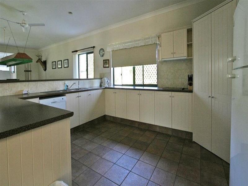 136 Castle Hill Drive, Gaven QLD 4211