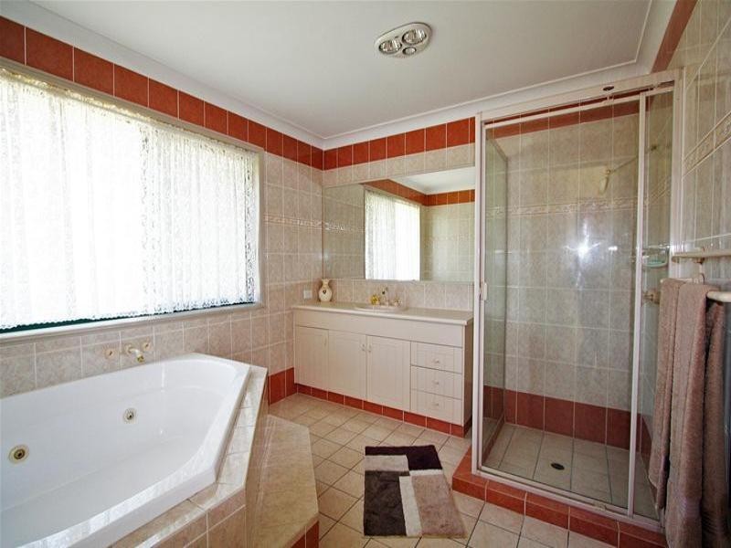 136 Castle Hill Drive, Gaven QLD 4211