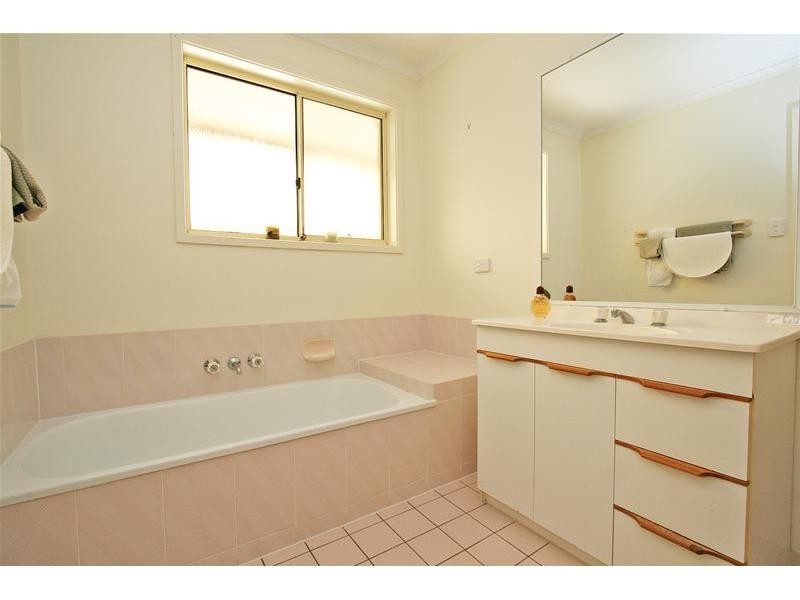 11 Ealing Court, Nerang QLD 4211