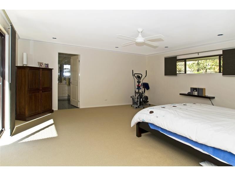 16 Tarawara Avenue, Tallai QLD 4213